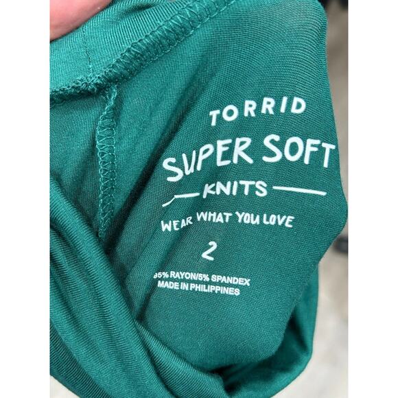 NWT Torrid Women's K Green Garden Super Soft Elbow Sleeve Tunic T-Shirt Size 2X - Picture 3 of 8